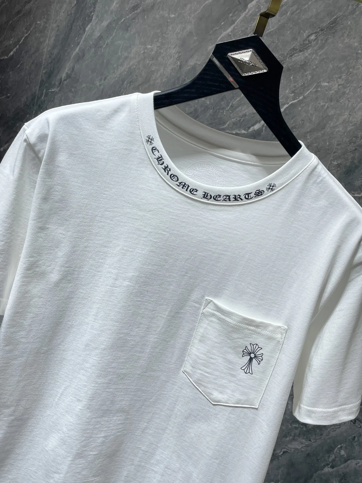 P140 New for summer Chrome Hearts 25ss 260g~270g High gram weight, environmentally friendly and high-quality top-grade fabrics, Crow letter collar, large long cross flower arm short sleeves, imported glue printing and dyeing, counter synchronization, 1:1 replica version, recommended color: black, white, code number: S, M, L, XL